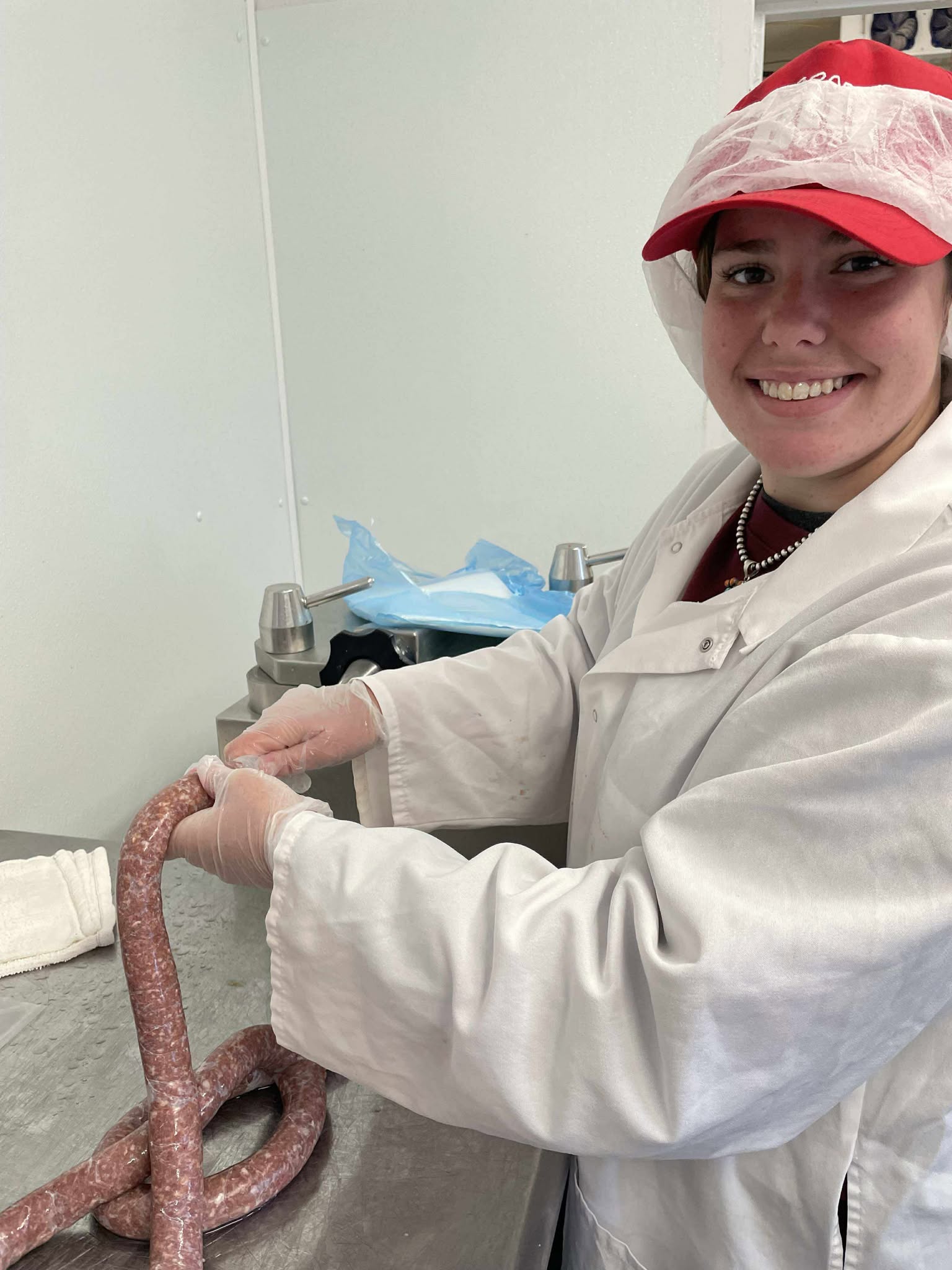 Laci Stuffing Bratwurst