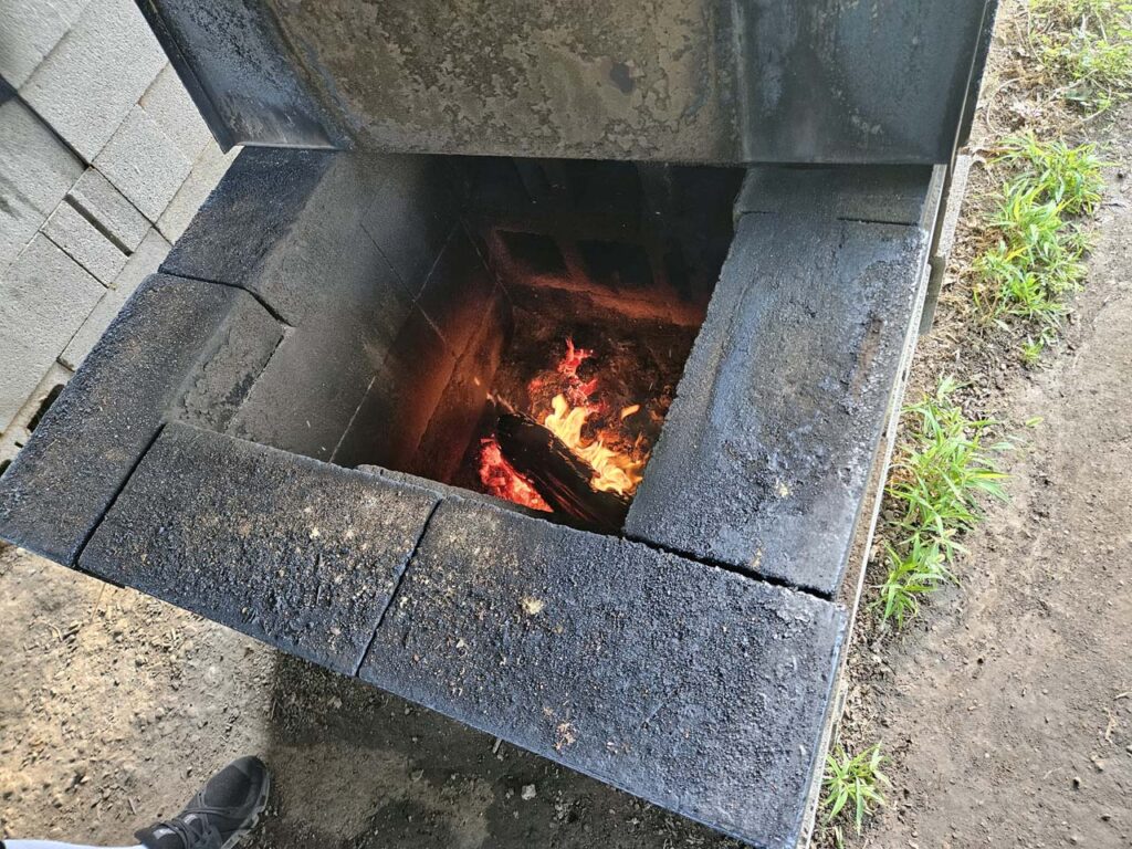 This firebox is the indirect one that provides smoke