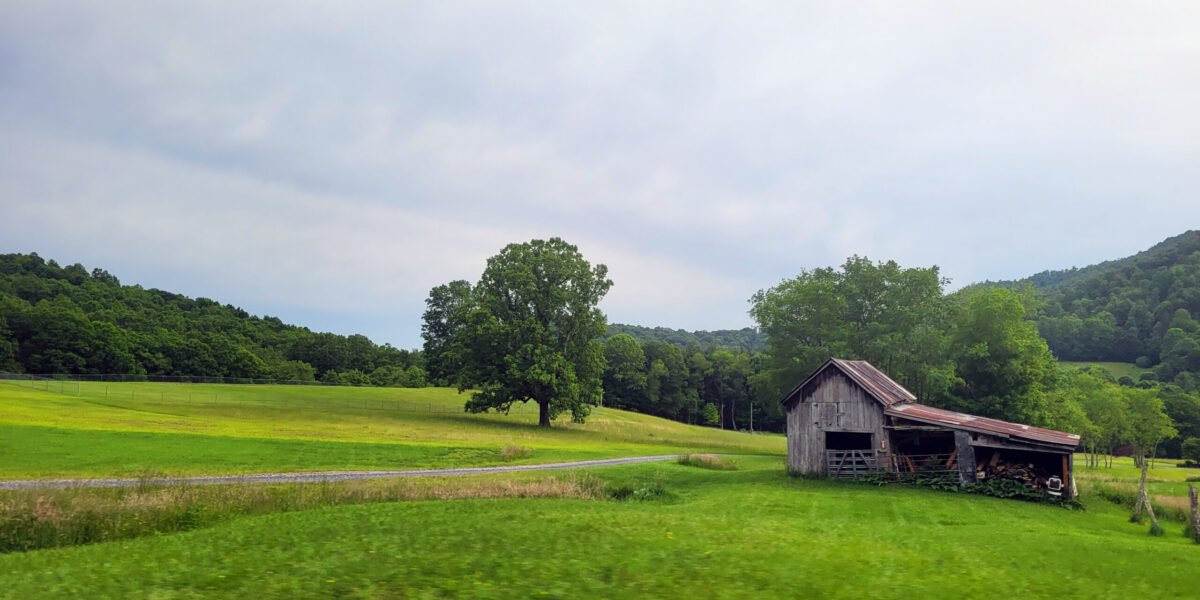 Virginia barn - Appalachian Highlands Farmers Magazine An old Virginia barn in the distance