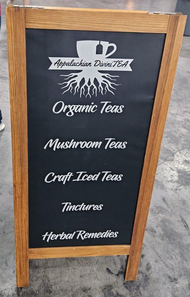 DiviniTEA Sign