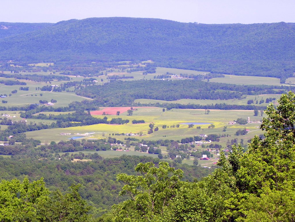 Sequatchie  Valley Cumberland Plateau - Jstephenconn, CC BY-SA 3.0 
