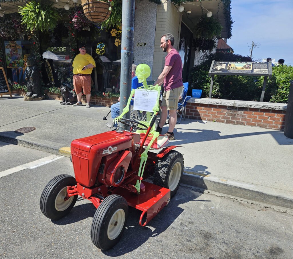Wheel Horse Mini Tractor