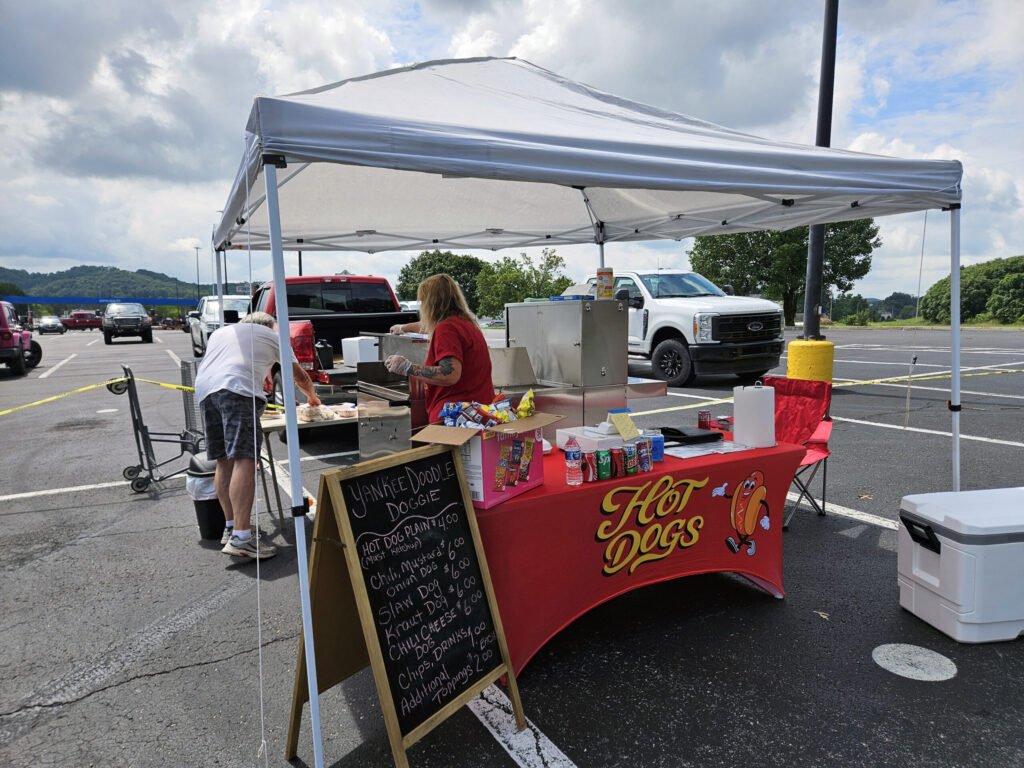 The Yankee Doodle Doggie Hot Dog cart.