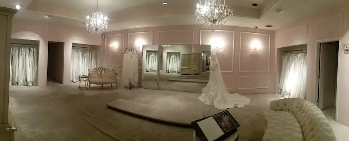 Bridal fitting room at Massengill's - Photo by Courtney Burleson