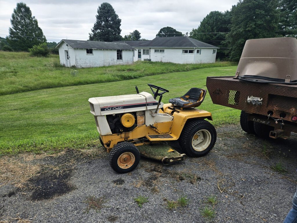 Early 1970s International Harvester Cub Cadet Model 128