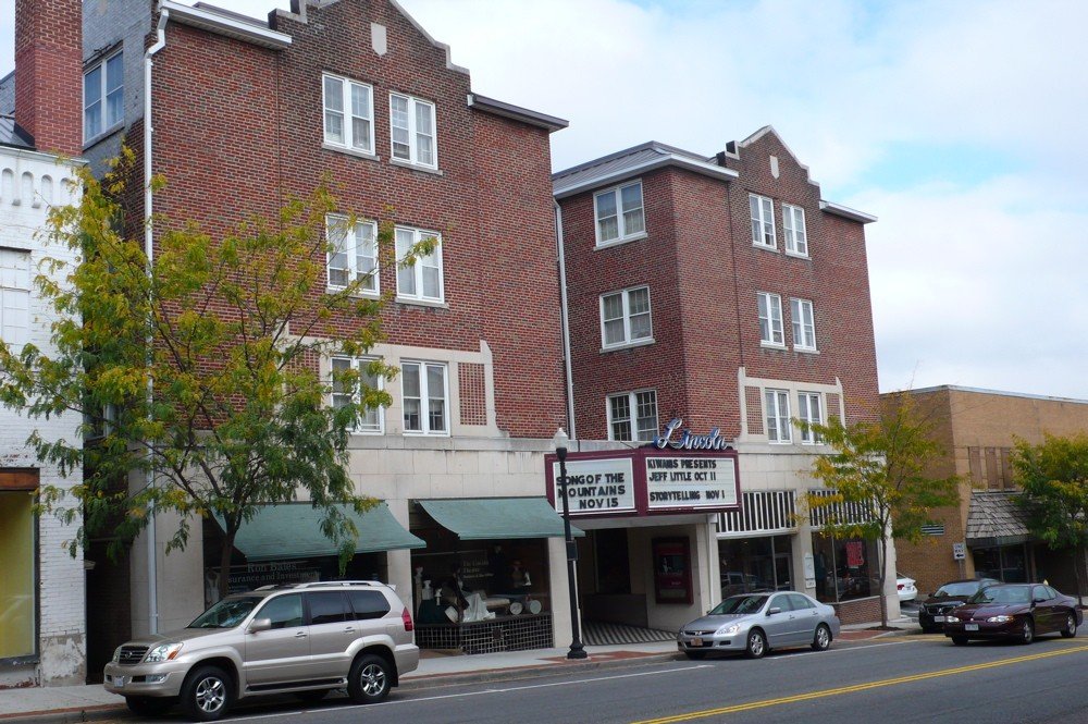 Lincoln Theater in Marion - By DwayneP at English Wikipedia, CC BY-SA 3.0