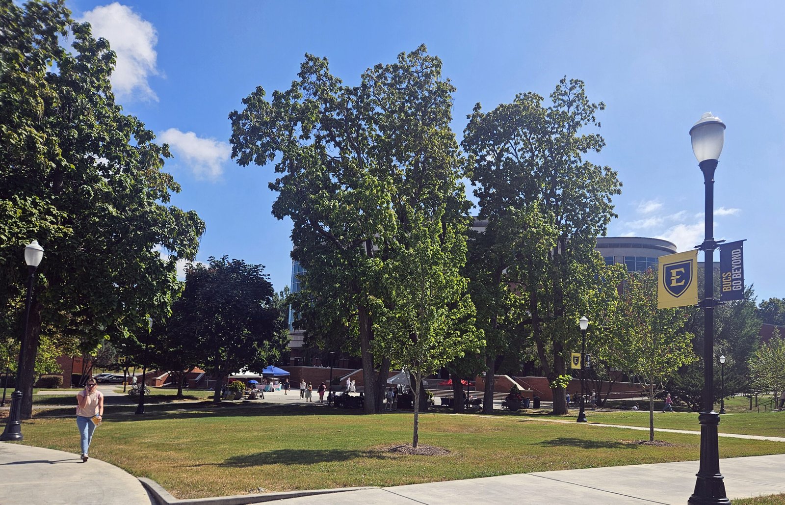 An image of the Borchuck Plaza at the ETSU Farmers Market