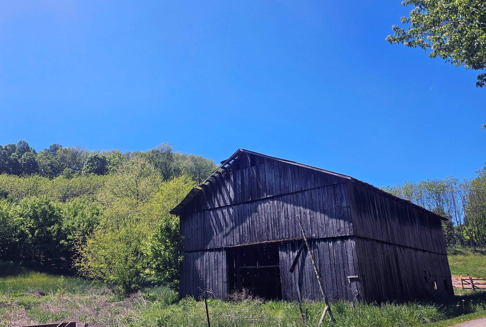 Farm Dreams Workshop - An old barn on a farm.